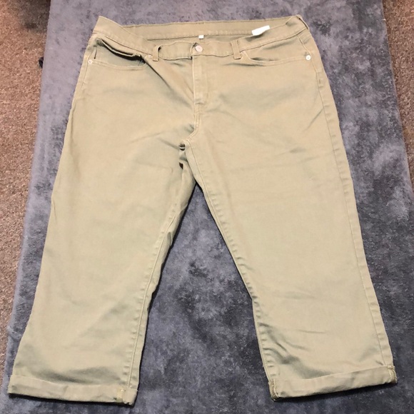 Levi Strauss olive green Capri jeans, 33, great condition - Picture 1 of 3